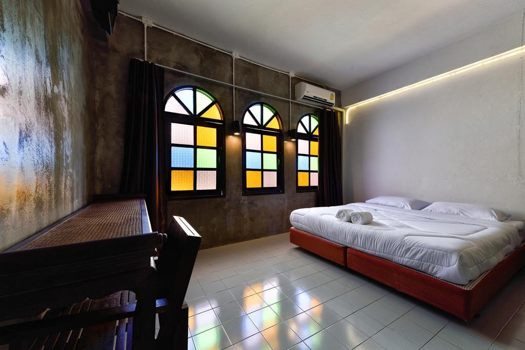 Cafe 66 Vandrerhjem Phuket